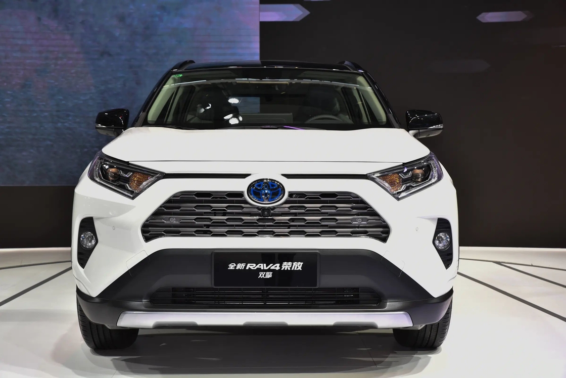 コンパクト RAV4 トヨタ  benzin SUV 2.0L 2.5L エンジン FWD AWD 5 シート