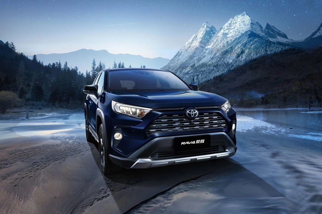 コンパクト RAV4 トヨタ  benzin SUV 2.0L 2.5L エンジン FWD AWD 5 シート