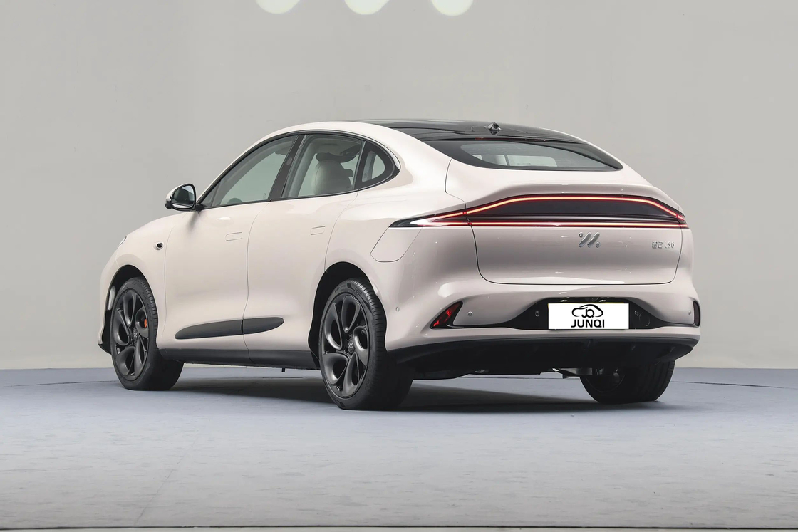 Zhiji LS6 IM 電動車 4 ドア 5 シート SUV 760km ロングレンジ 新エネルギー電動車