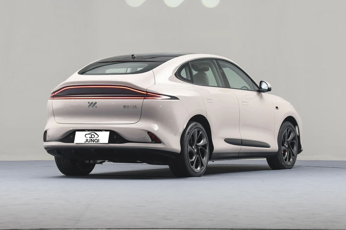 Zhiji LS6 左駆動 電気自動車 セダン Zhiji S フラグシップモデル