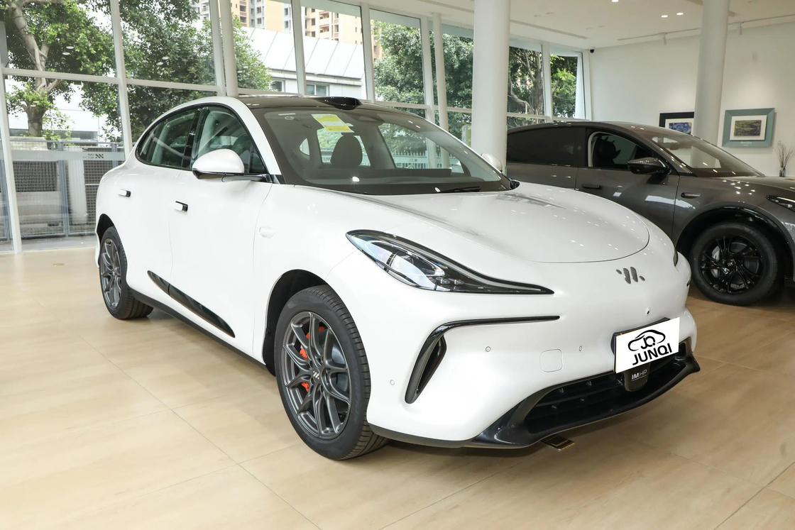 Zhiji LS6 IM 電動車 4 ドア 5 シート SUV 760km ロングレンジ 新エネルギー電動車
