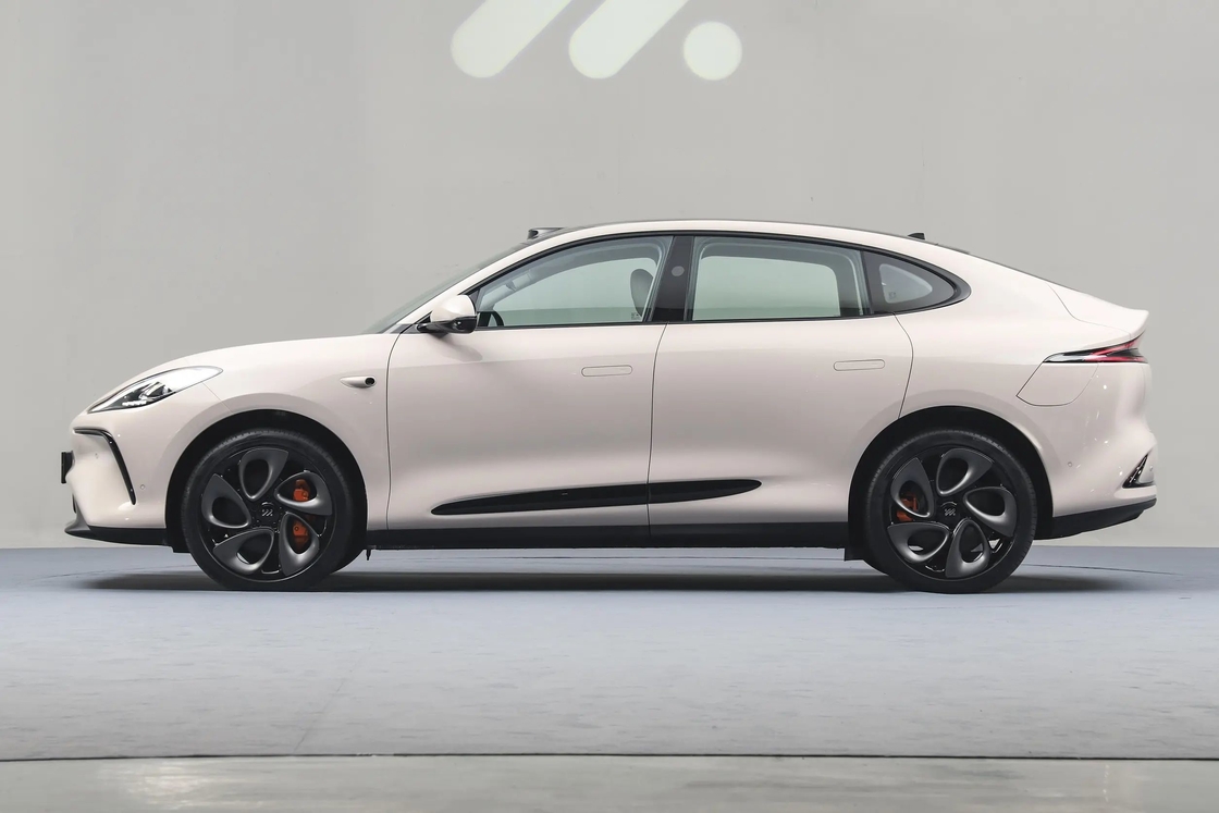 Zhiji LS6 左駆動 電気自動車 セダン Zhiji S フラグシップモデル