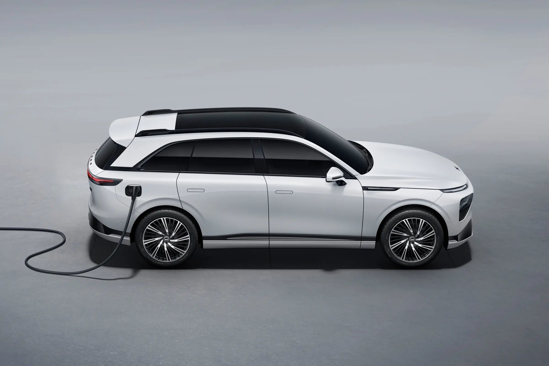 Xpeng G9 純電気SUV 中型から大型 5ドア 5人座 独特デザイン Xiaopeng Electric Car
