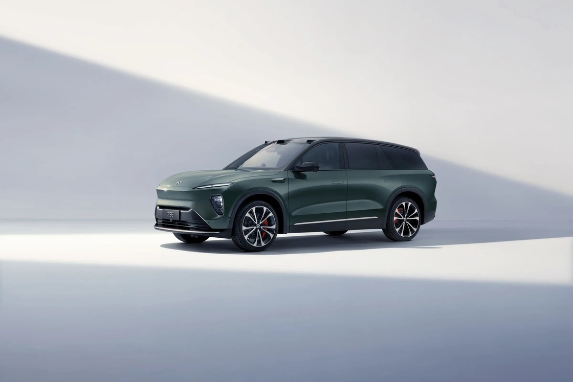 NIO ES8 エレクトリックSUVで 未来を体験する