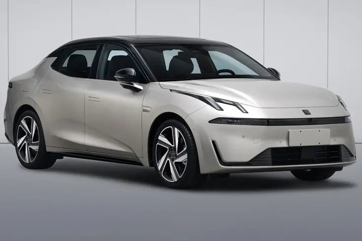 Lynk Co 07 2024モデル Em-P 126km 長バッテリー寿命 新車 都市消費者のための汎用的な持続可能な移動ソリューション