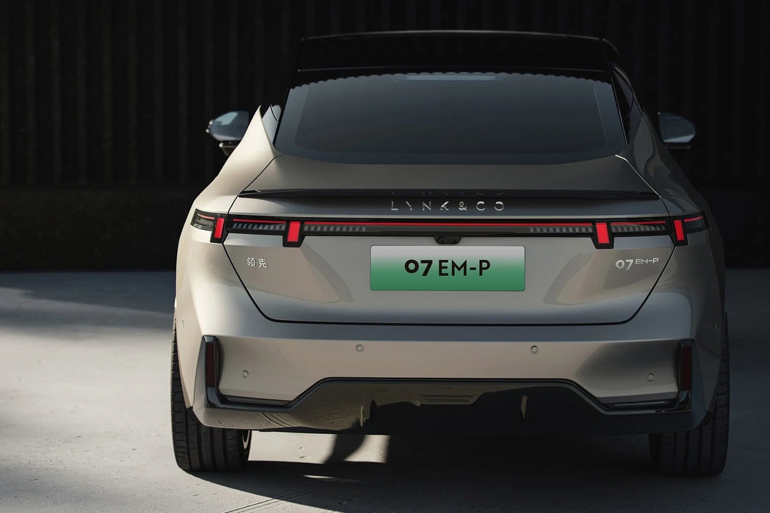 Lynk Co 07 2024モデル Em-P 126km 長バッテリー寿命 新車 都市消費者のための汎用的な持続可能な移動ソリューション