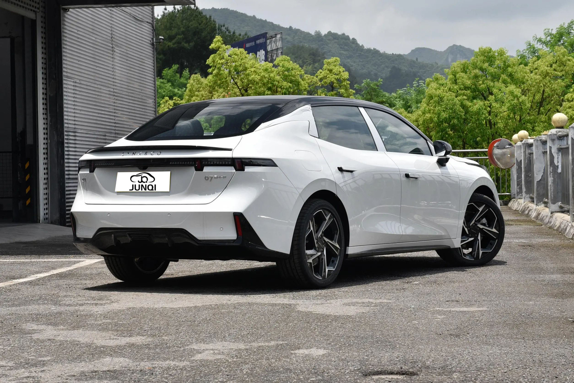 ミッドサイズ 126km Lynk & Co 電動車 長バッテリー寿命 Lynk Co 07 2024 モデル Em-P