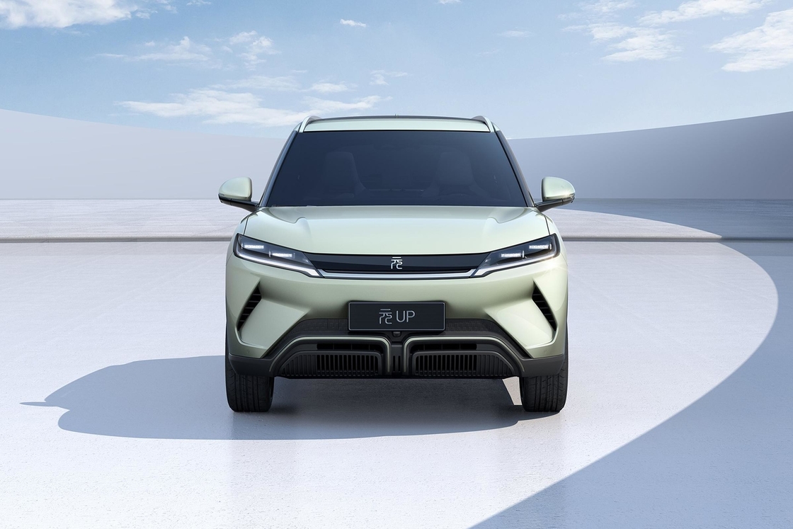 2WD BYD 電動車 元アップ EV 301km / 401km 5ドア 5席 小型SUV