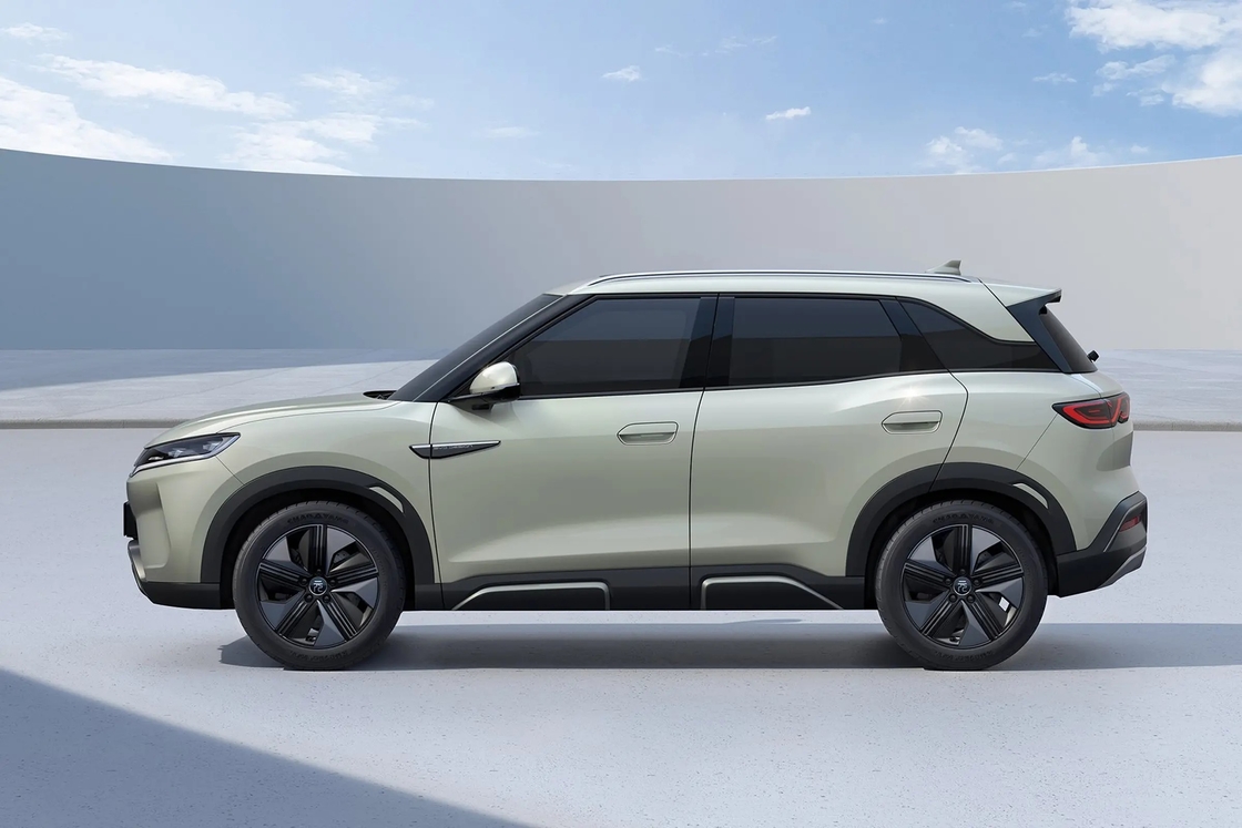 BYD Yuan UP 現代の都市移動のための変形型電気サブコンパクトクロスオーバー
