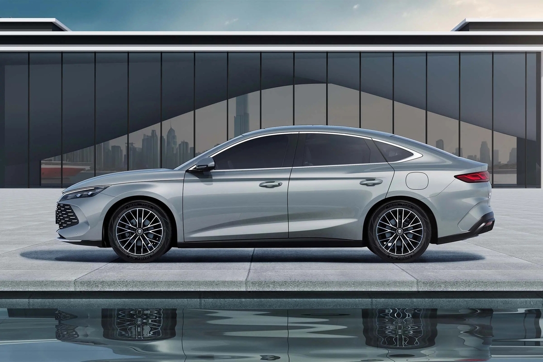 プラグインハイブリッド FWD BYD 電動車 520km 範囲 高級 BYD Qin L EV
