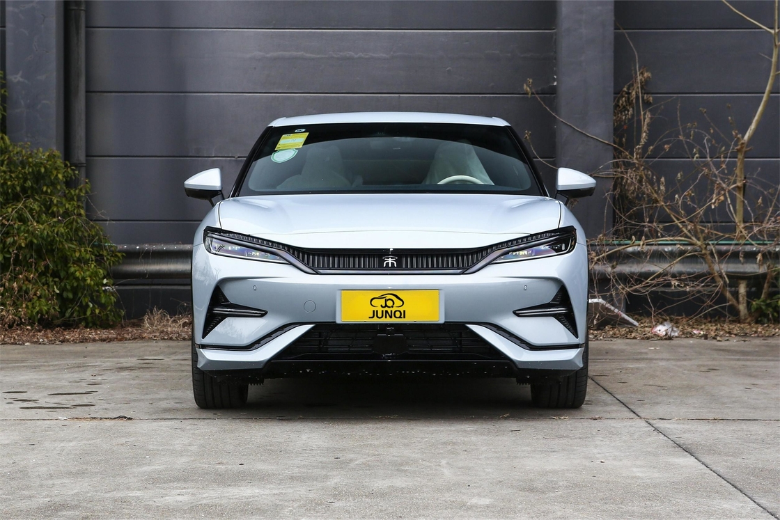 4WD Byd Song L EVチャンピオン 662km ロングレンジ 5ドア 5シートのSUV 新エネルギー車両