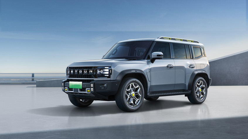 5 席 ガソリン チェリー カー 5 スピード マニュアルトランスミッション 6.5L / 100km 燃料効率