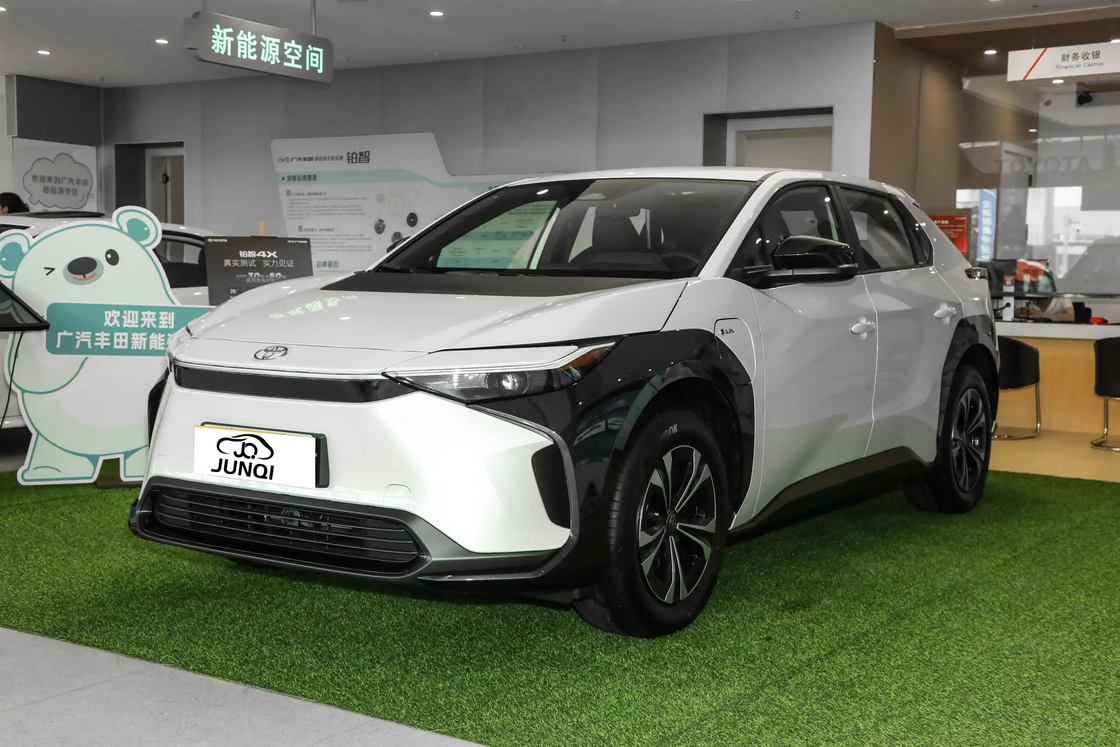 120 Mph FWD トヨタ Bz4x 電動車 ハッチバック 中型SUV 純電動 204 hp