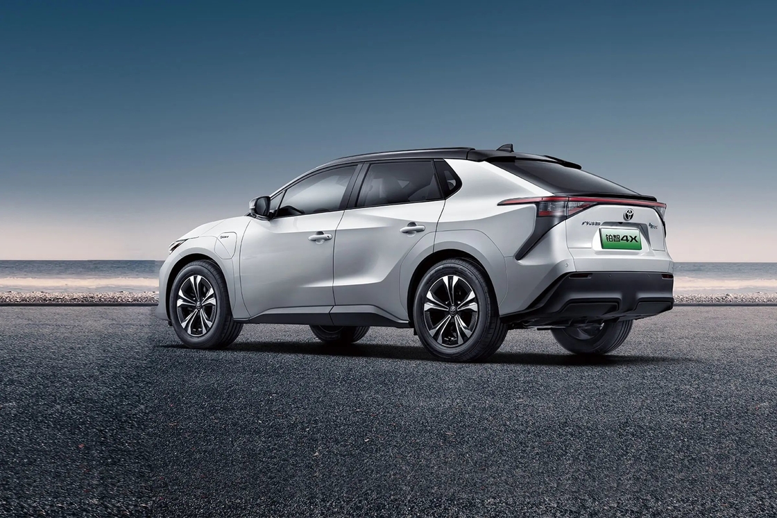 120 Mph FWD トヨタ Bz4x 電動車 ハッチバック 中型SUV 純電動 204 hp