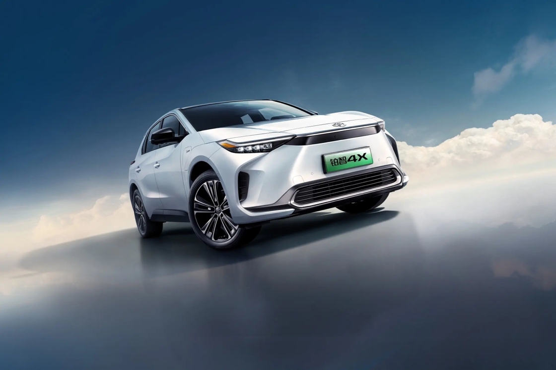 120 Mph FWD トヨタ Bz4x 電動車 ハッチバック 中型SUV 純電動 204 hp