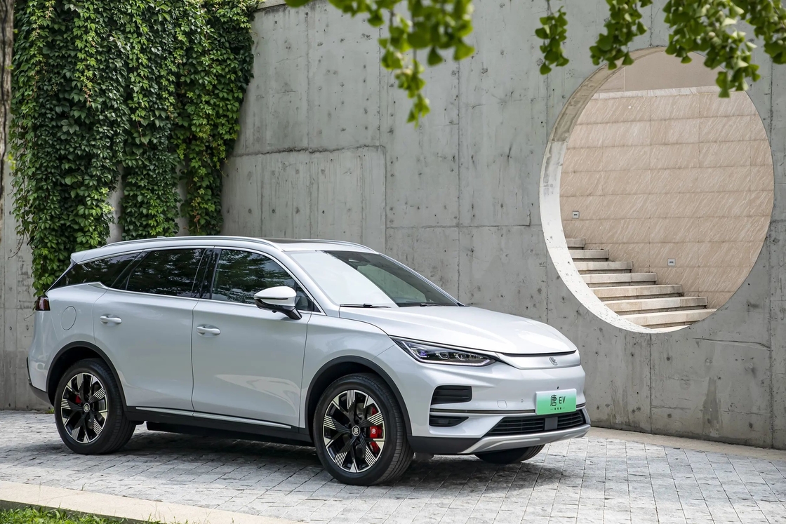 5人座 BYD タン 電動自動車 電気自動車 都市通勤と長距離旅行