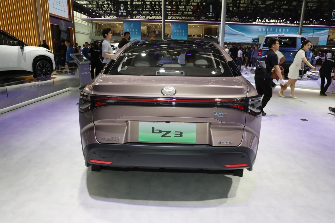 160km/h 最大速度 トヨタ BZ3 エレクトリック セダン 中型 トヨタ EV 車