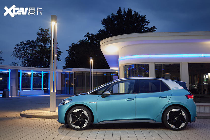 ミッドサイズのID 3 フォルクスワーゲン 電動車 VW 持続可能な運転の未来を体験