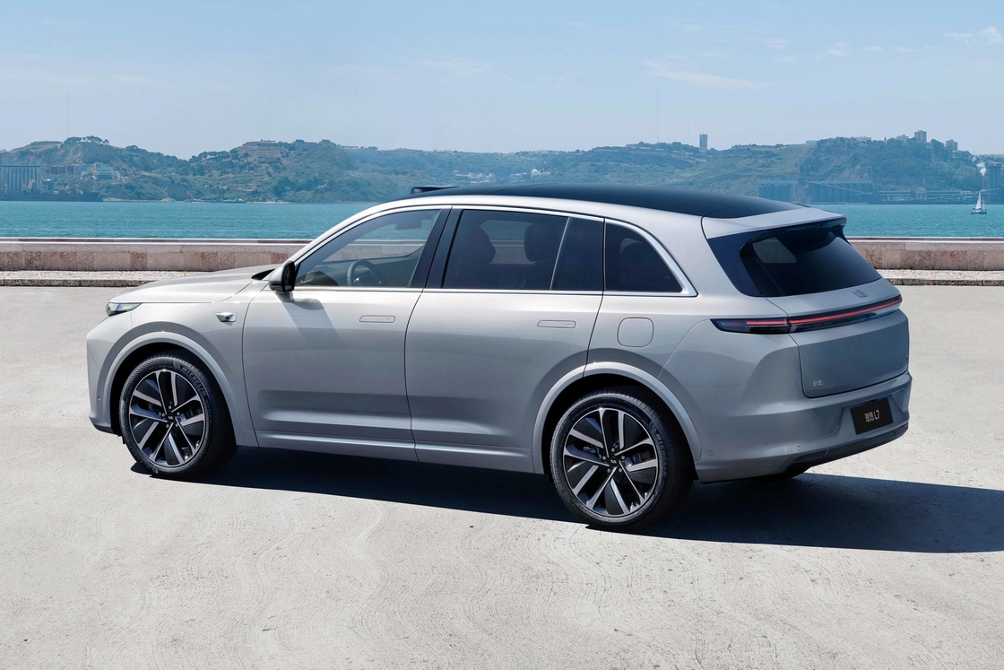 400km 走行距離 180km/h リキヤング L7 電動車 中型・大型SUV