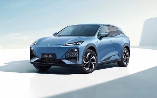中型チャンガン電動車 ディープブルー 07 400km 走行距離 後輪駆動 EV
