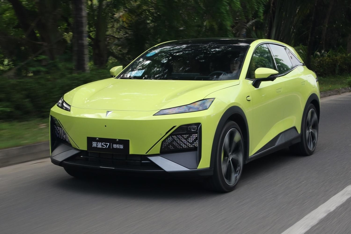 中型チャンガン電動車 ディープブルー 07 400km 走行距離 後輪駆動 EV