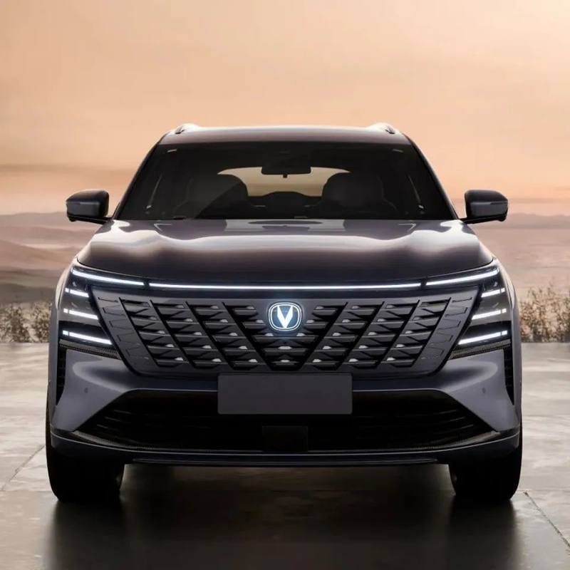 チェンガン・ガソリン車CS75 Plusで最大限の多様性と性能を体験する