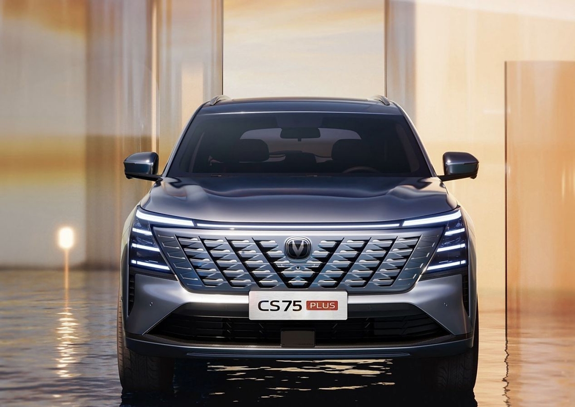 ガソリンチェンガン CS75プラス 車 10 - 15km/L 燃費 200km/h 最大速度