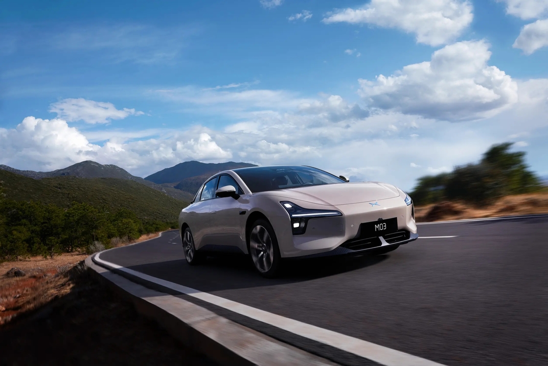 心配のない運転体験のためのXiaopeng電気自動車の高度な安全機能