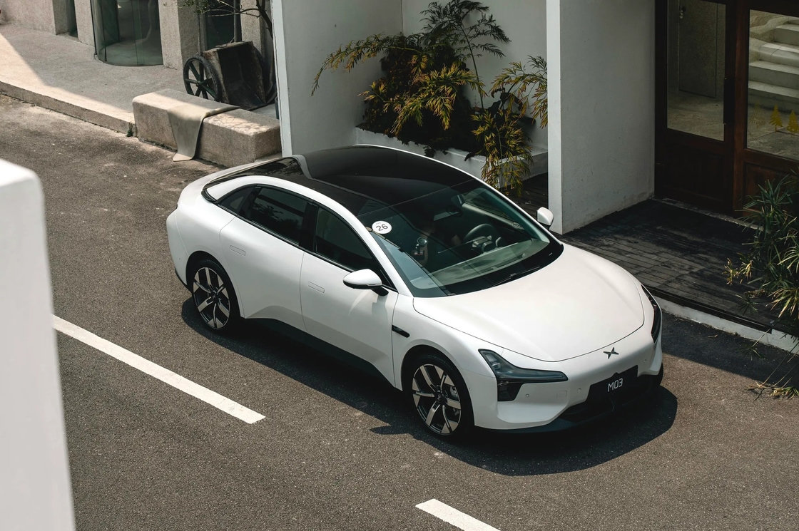 若者向け小平電気自動車 MONA M03 ミニマリストデザイン 15.6インチタッチスクリーン 3モデル Availabl