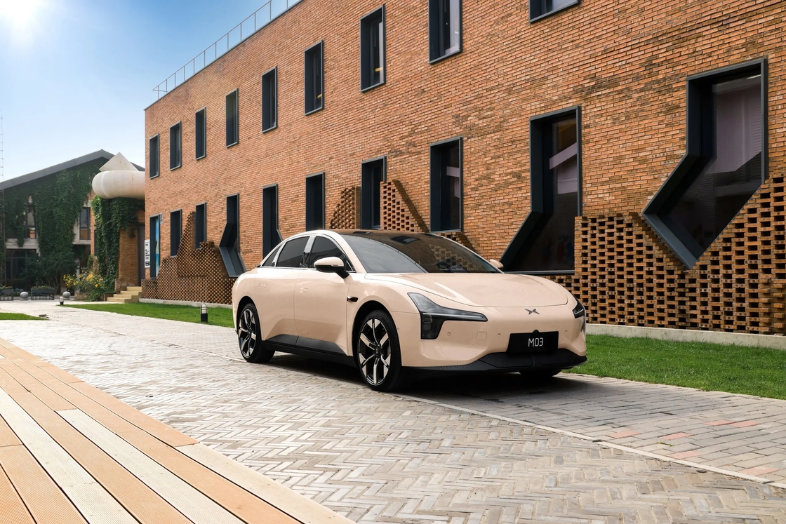 心配のない運転体験のためのXiaopeng電気自動車の高度な安全機能