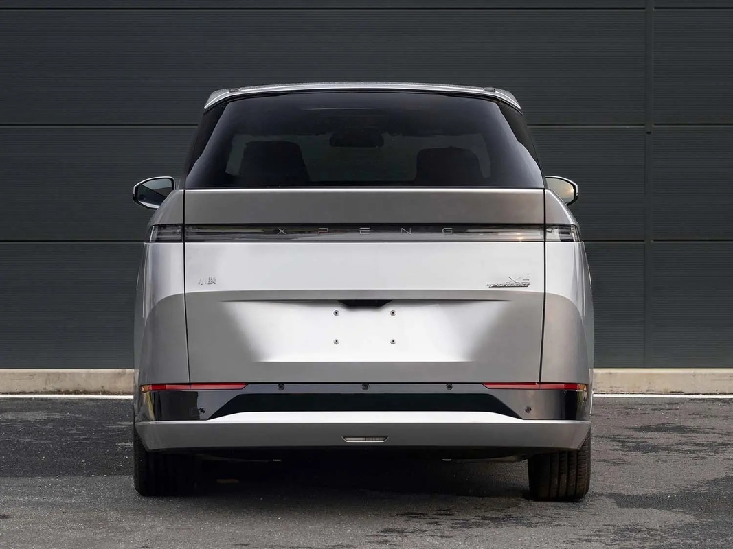 2024 Xpeng X9 702 Ultra Long Range Pro / Max Edition EV 7人乗りのMPV 320hpの新車FWD ユーロVI Xpeng X9 中国から
