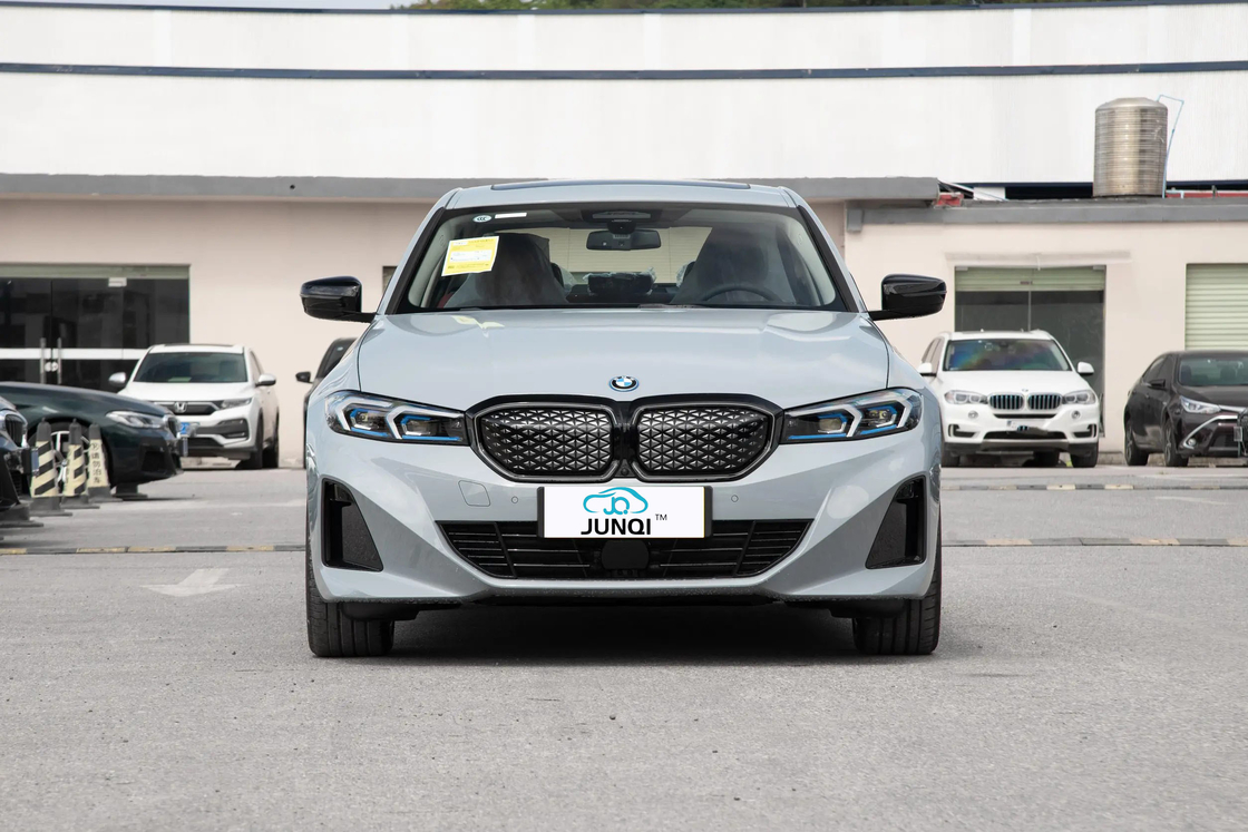 BMW 電動車 豪華技術と持続可能性を一つに