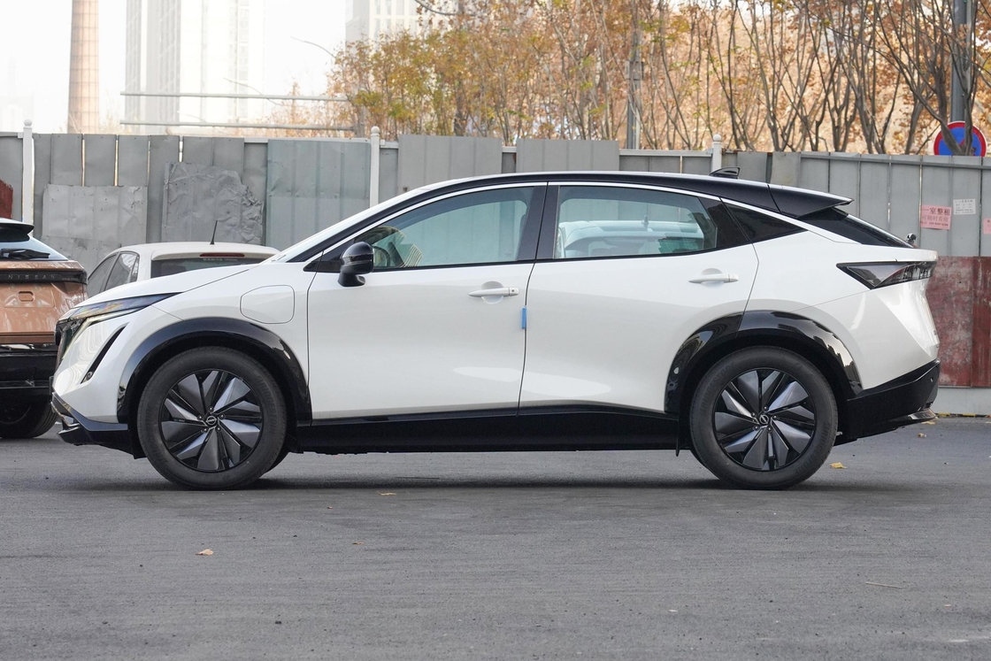 ニッサン アリア 左方向純電 242馬力 電動車 高速160km/h 長距離623km EV 高級電動SUV