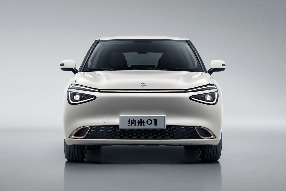 オート 4 座席 ドンフェンナミ ボックス 新エネルギー車 4 輪 電動車 中国製 成人用車 Ev 高速車 100km/h