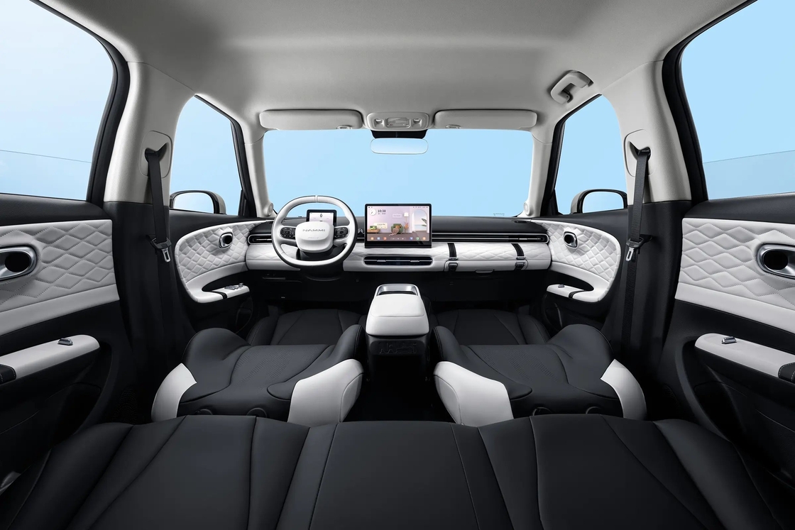 中国製 ミニ SUV ドンフェンナミ 01 高品質のビデオエンターテインメントシステム