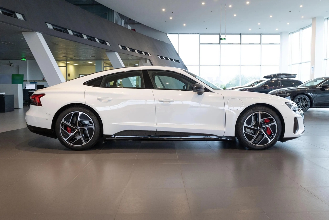 スポット2022 新エネルギーオディ・エトロン 高速スポーツ 電気自動車 オディ・エトロン 中古車 新車 Rs オディ・エトロン GT 車