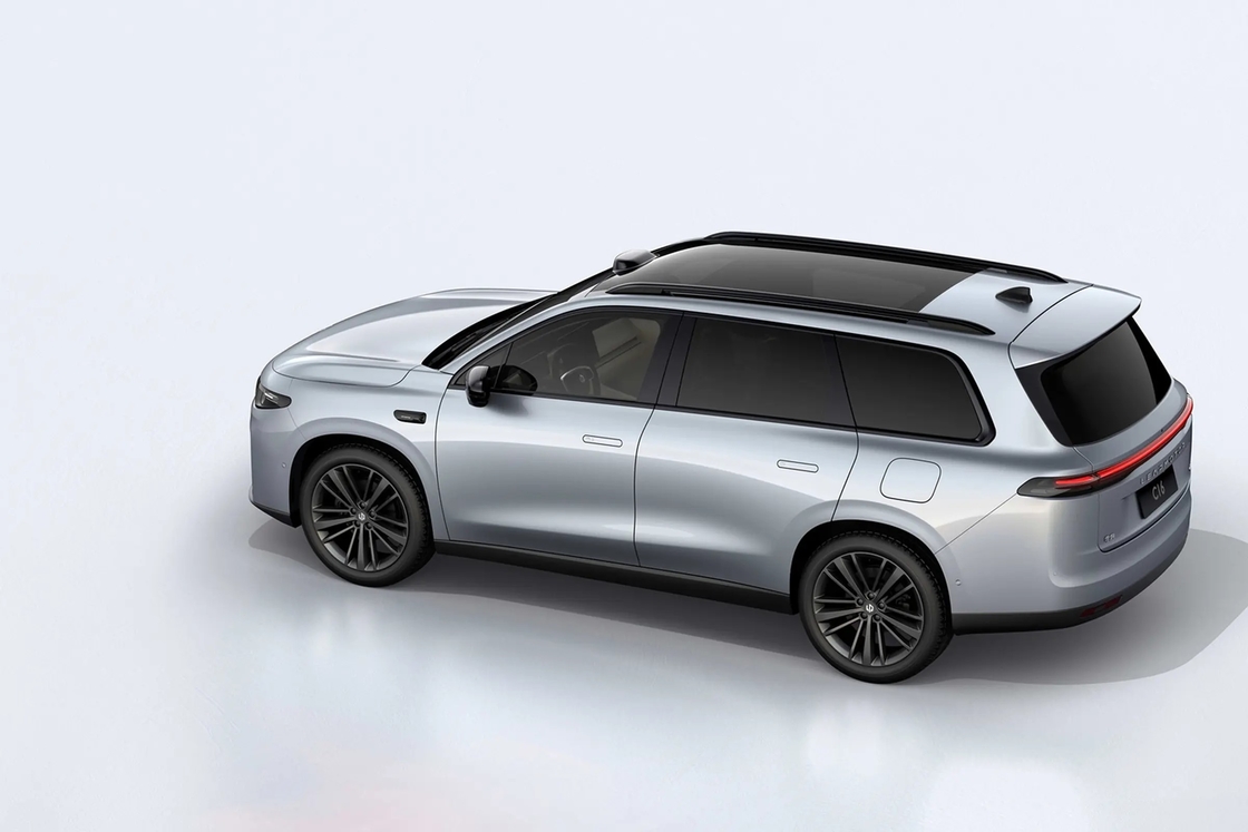 リープモーター電動車C16 中型から大型SUV 層状の外観 トラペゾイド式入気格子と6つのカスタマイズカラーオプション