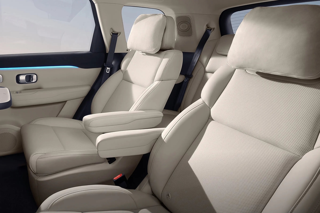 2024 Leapmotor C16: 200kWのパワー,5ドア,6人座,400kmの範囲を拡張した先進電気SUV