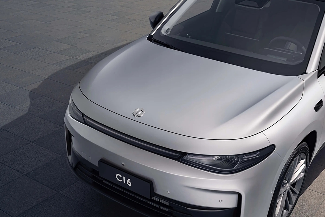 リープモーター電動車C16 中型から大型SUV 層状の外観 トラペゾイド式入気格子と6つのカスタマイズカラーオプション