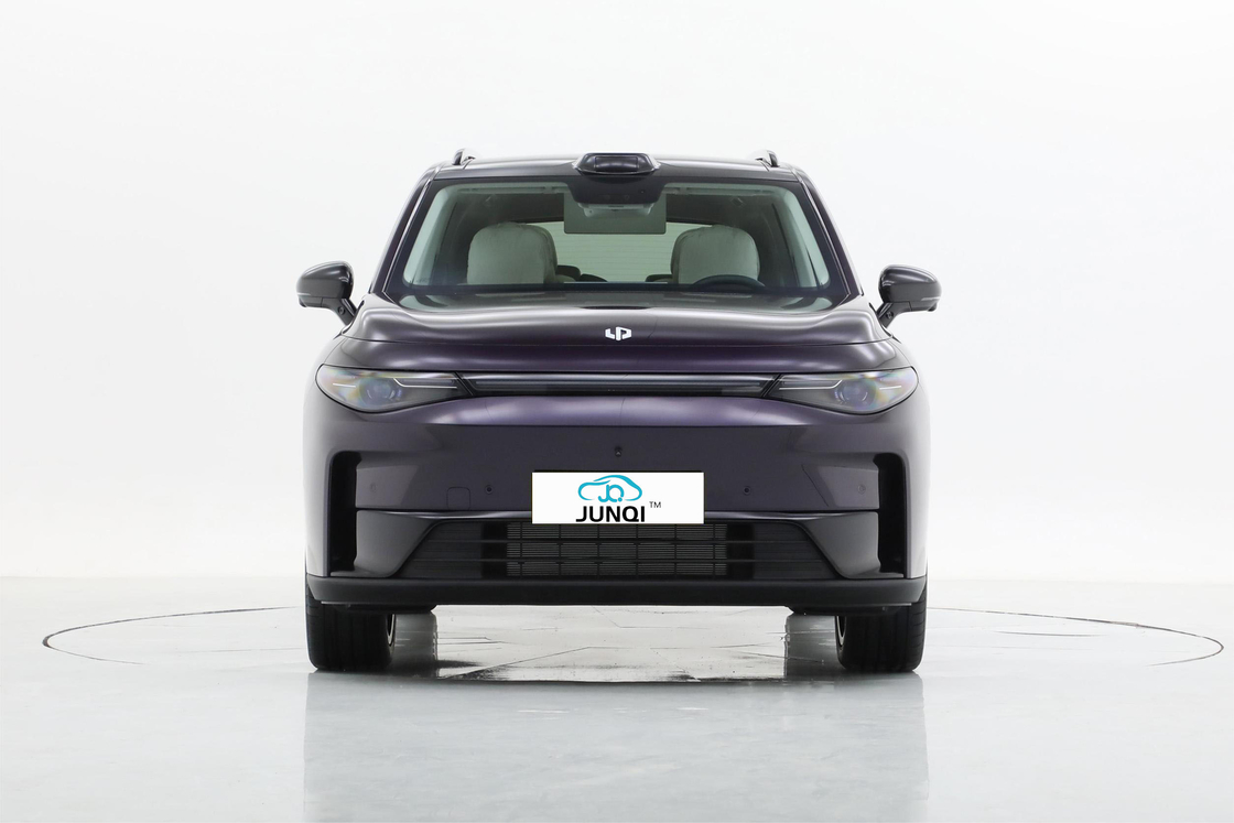 リープモーター電動車C16 中型から大型SUV 層状の外観 トラペゾイド式入気格子と6つのカスタマイズカラーオプション