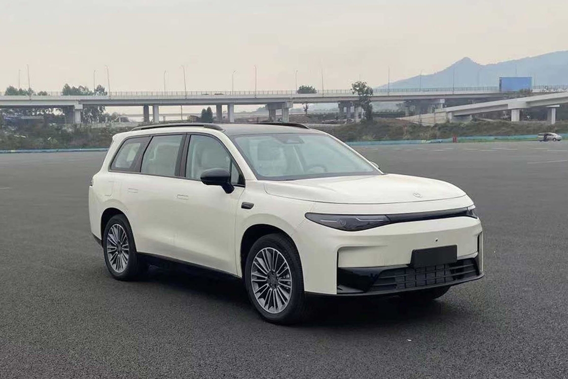 リープモーター 電気自動車 走行距離拡大 200 知的運転版 最先端技術 快適な空間