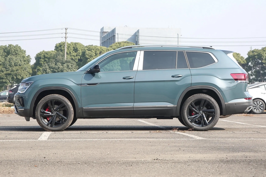 フォルクスワーゲン・トゥーロン 2.5T-A/MT-530 4WD フラグシップ版 7人座大型スペースSUV