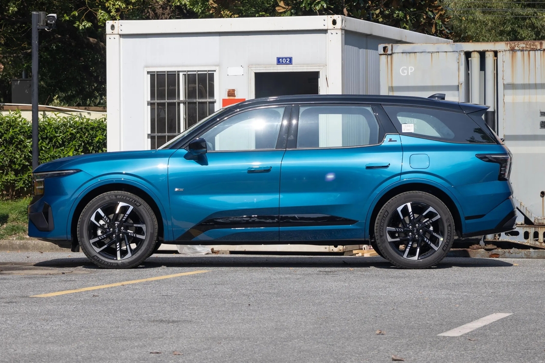 フォード エッジ ルイジー L 2.0T エコブースト Eハイブリッド 4WD 5ドア SUV 電動車