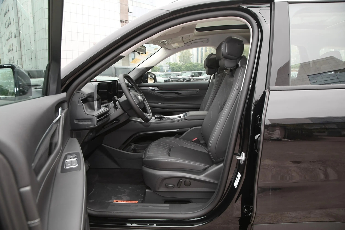 新車 フォード ルイジー L 2 0t 2 駆動 5 ドア 7 席 スタイルのSUV 新車 ガソリン車